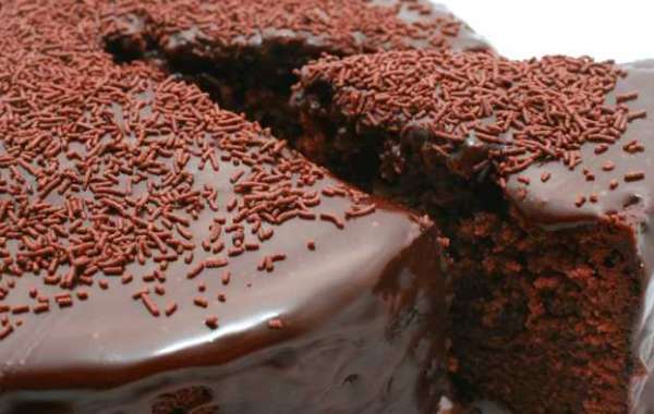 O bolo brigadeiro saudável (e vegan) que vai querer provar já