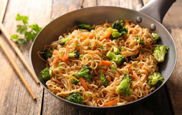 Macarrao refogado com carne e brocolis feito em apenas 20 minutos