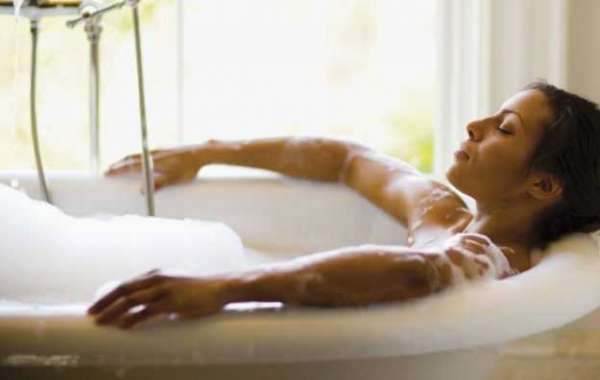 Novo estudo: pode queimar até 140 calorias se tomar banho desta forma