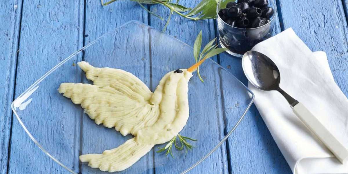 Pomba de paz maromba com purê de batatas whey e alecrim