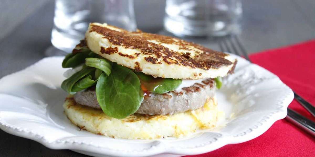 Hambúrguer com purê de batata, queijo e whey