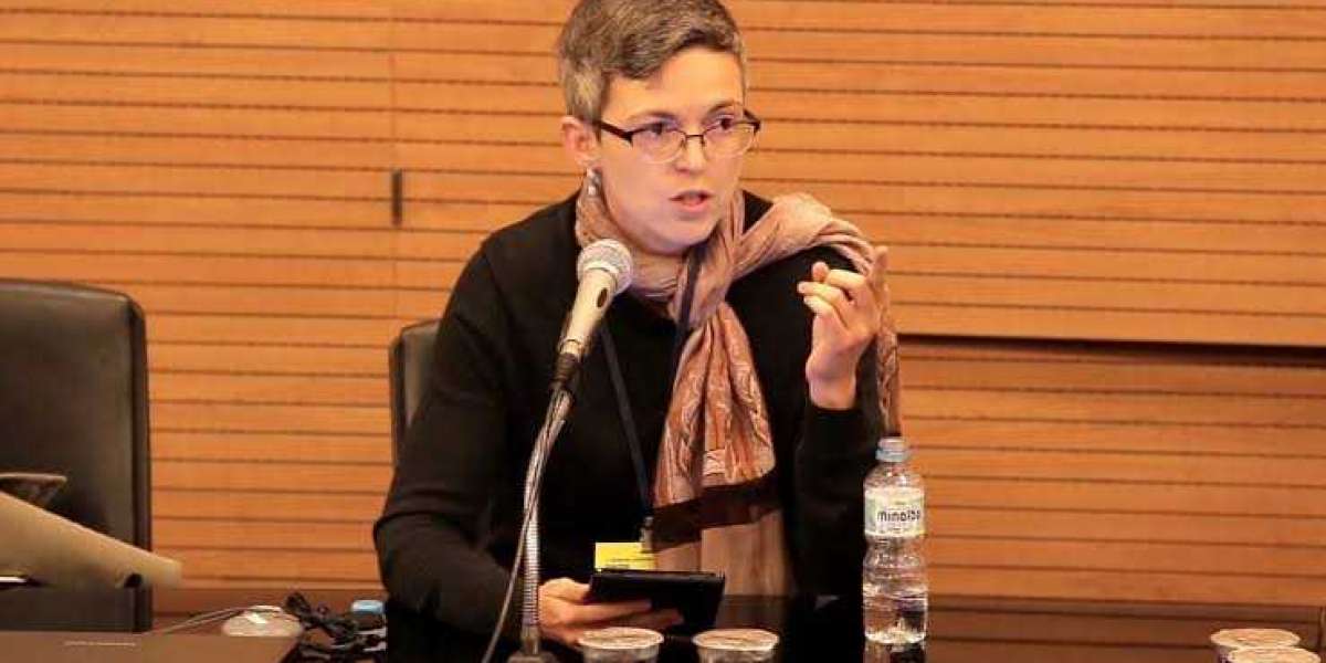 Entrevista: a especialista em criptografia Riana Pfefferkorn sobre a erosão da liberdade de expressão online