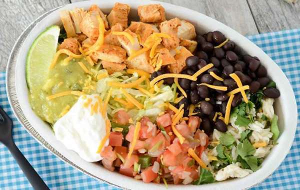 Receita de Tigela de Burrito de Frango com Alta Proteína