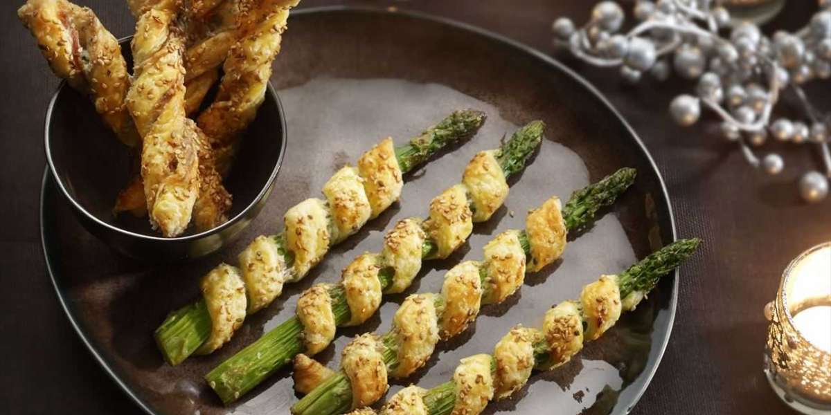 Aperitivos com aspargos whey e presunto