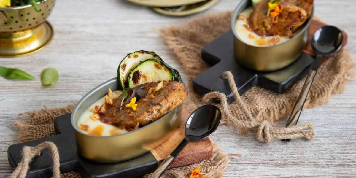 Parmentier de batata com lombo de porco marinado com abobrinha e whey