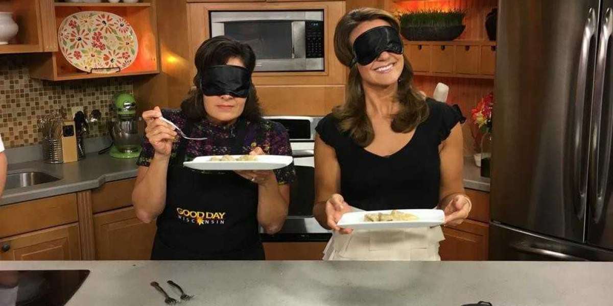 Desafio de culinária de olhos vendados | É nossa mistura de panqueca de proteína realmente fácil de usar?