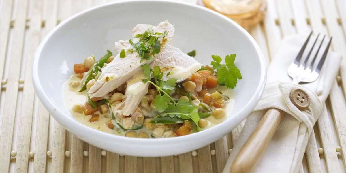 Curry light de frango com grão de bico whey e pimentão