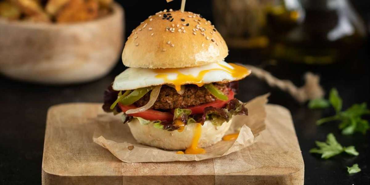 Hambúrguer fitness com ovos