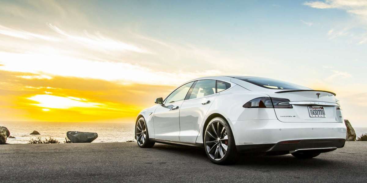 Tesla Model S foi hackeado e a falha foi corrigida extremamente rápida