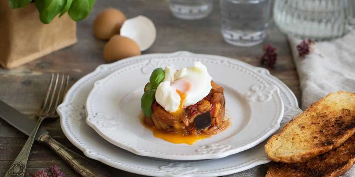 Legumes cozidos com ovo escalfado