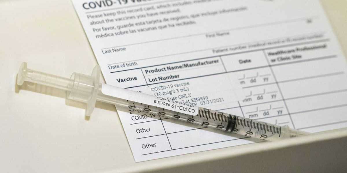 Não publique seus cartões de vacina nas redes sociais