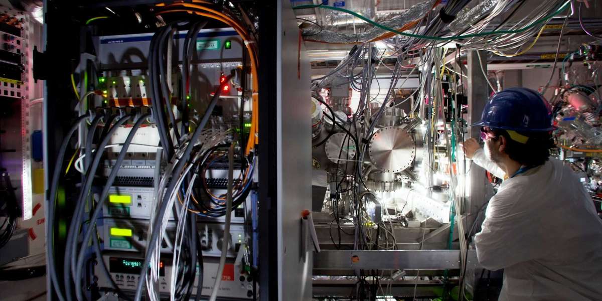 Servidores SBG3 da OVH ganham vida à medida que a limpeza do data center continua