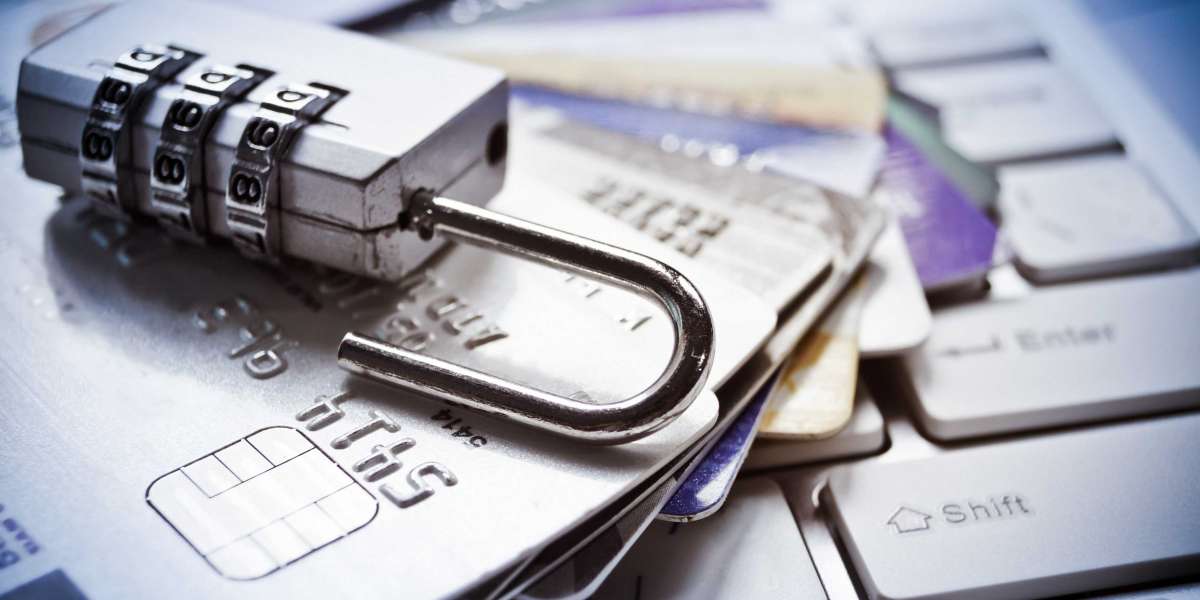 Como proteger seu cartão de crédito - online e na vida real