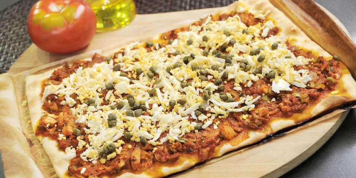 Pizza de atum e ovo cozido