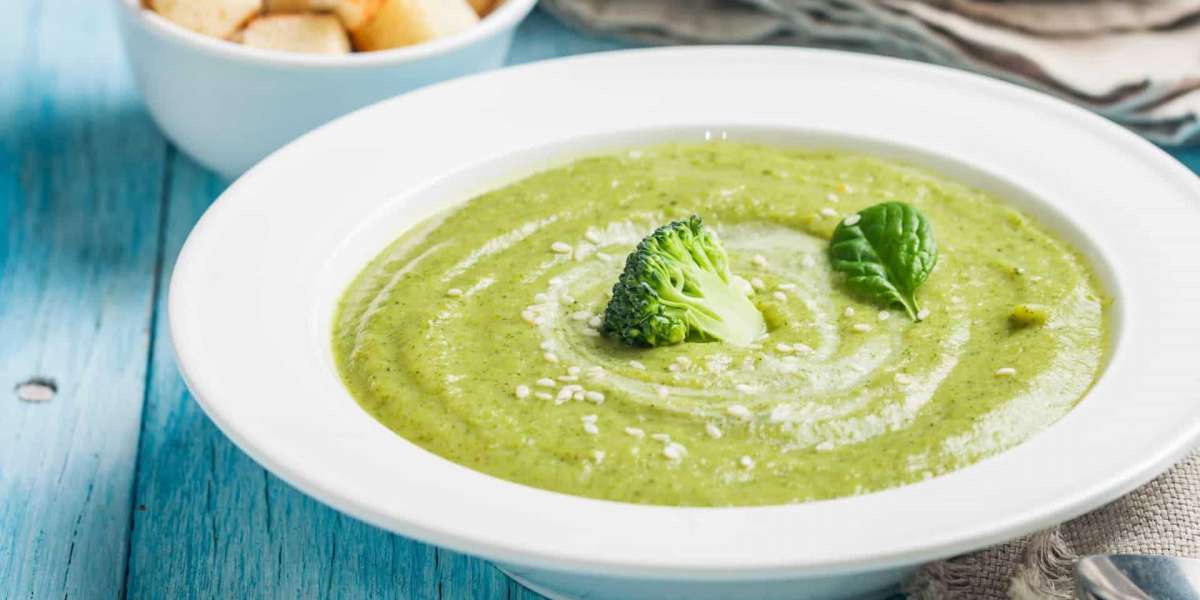 A sopa de brócolis e queijo fresco que ajuda a emagrecer