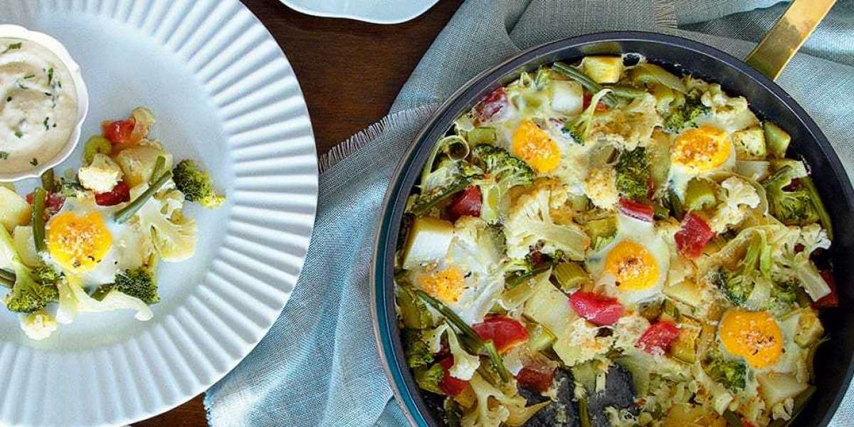 Caçarola de Hortaliças e Ovos com Crocante de Ervas