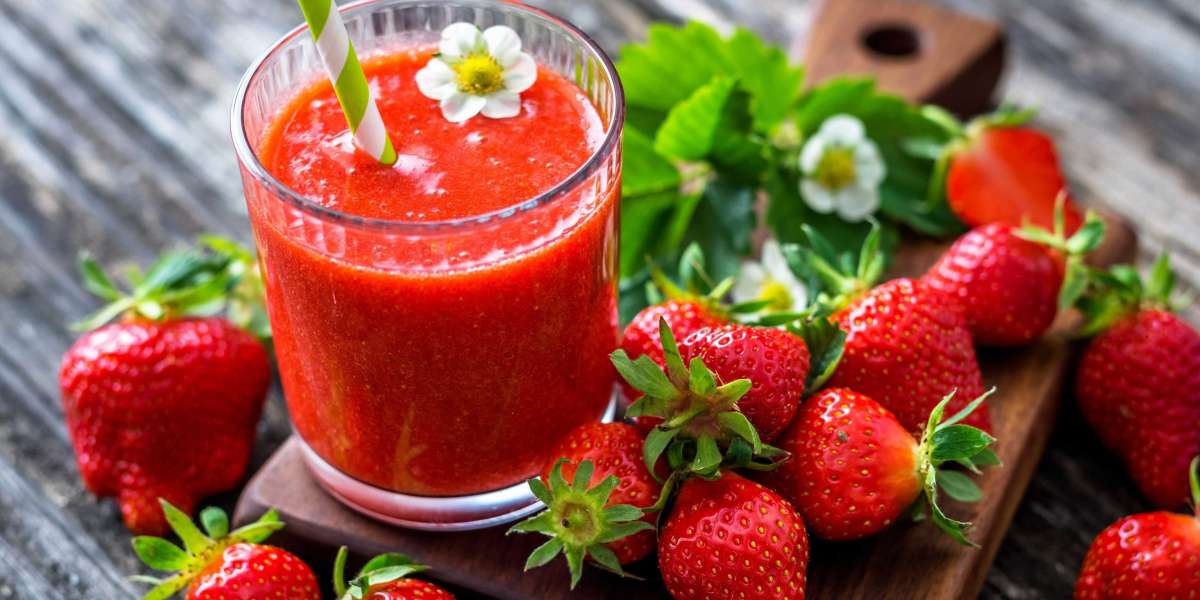 Smoothie de morango e banana com iogurte e whey