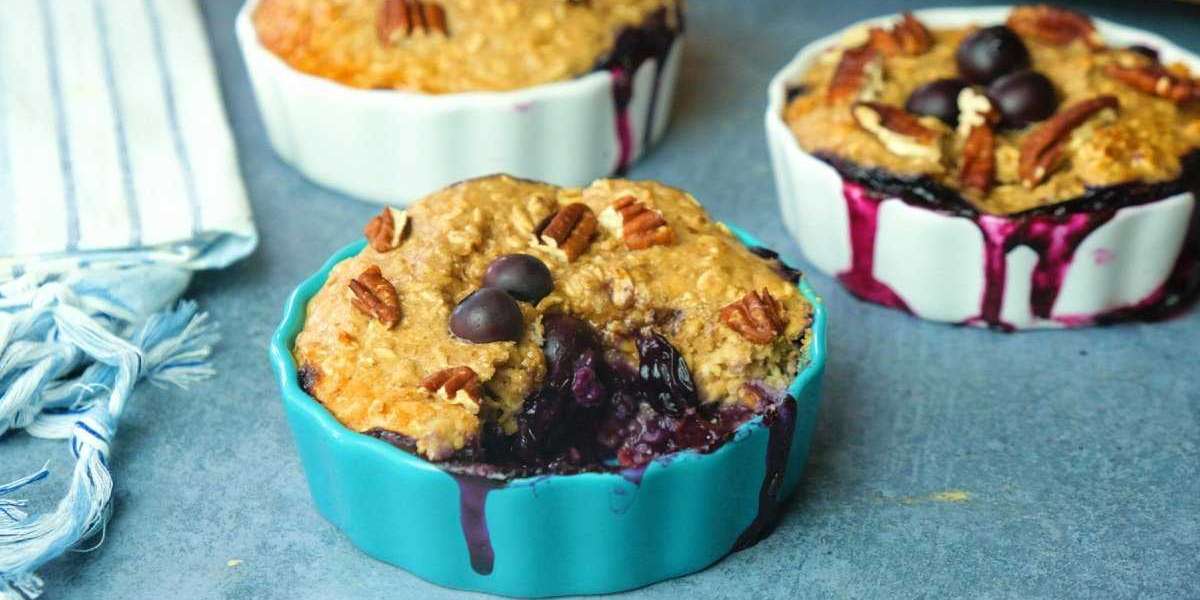 Torta de Blueberry com alta proteína no forno