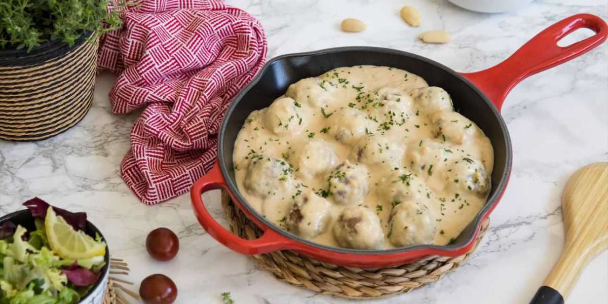 Almôndegas em molho de amêndoa