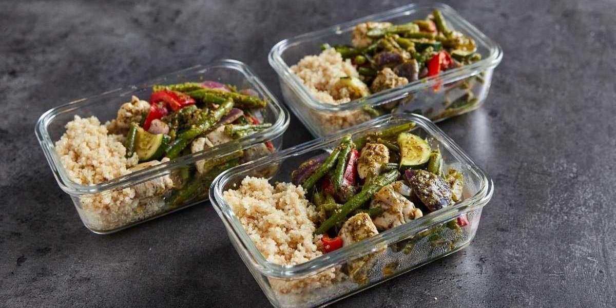 Receita fácil de frango ao pesto com legumes