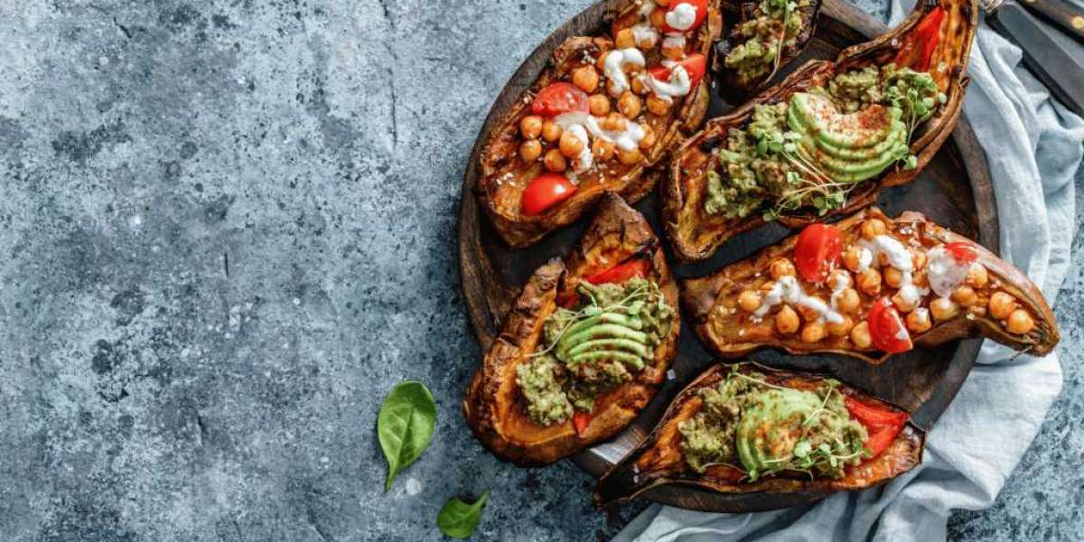 Torrada fit com legumes, mel, azeite e manjericão
